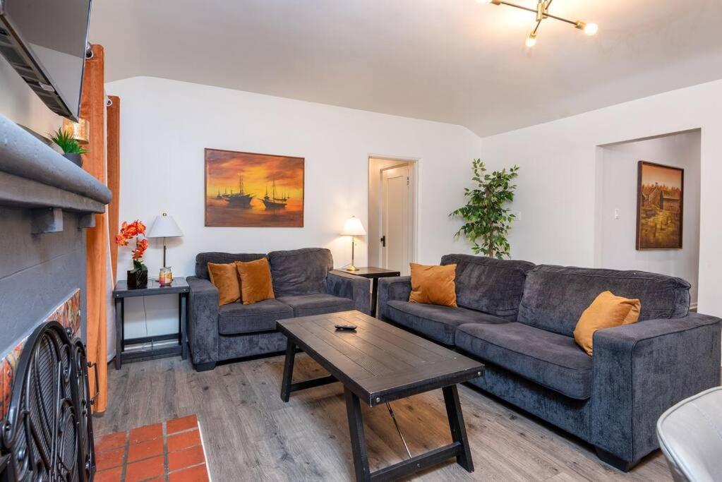 Chic And Spacious 3Br Gem In Central La Los Angeles Exteriör bild